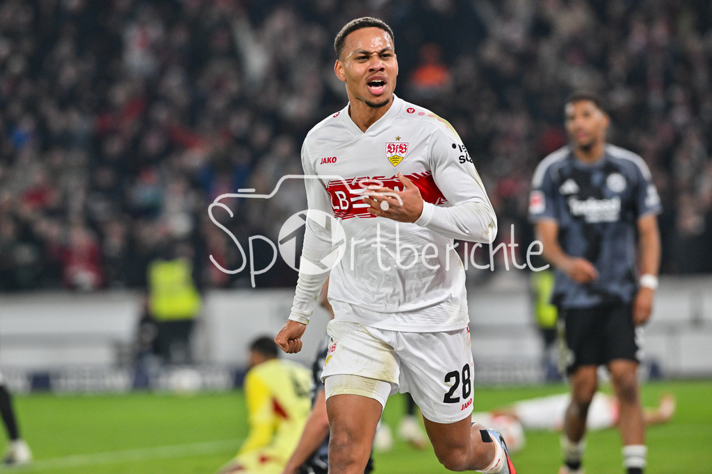 VfB Stuttgart - SG Eintracht Frankfurt | STUTTGART, GERMANY - 13. JANUARY: Jubel der Stuttgarter nach dem Treffer zum 3-2 durch Nikolas NARTEY (VfB Stuttgart 28) / Tor / Torschuetze / Freude / Happy während dem Bundesligamatch zwischen dem VfB Stuttgart und der SG Eintracht Frankfurt am 17. Spieltag in der MHP-Arena / DFL REGULATIONS PROHIBIT ANY USE OF PHOTOGRAPHS AS IMAGE SEQUENCES AND/OR QUASI-VIDEO