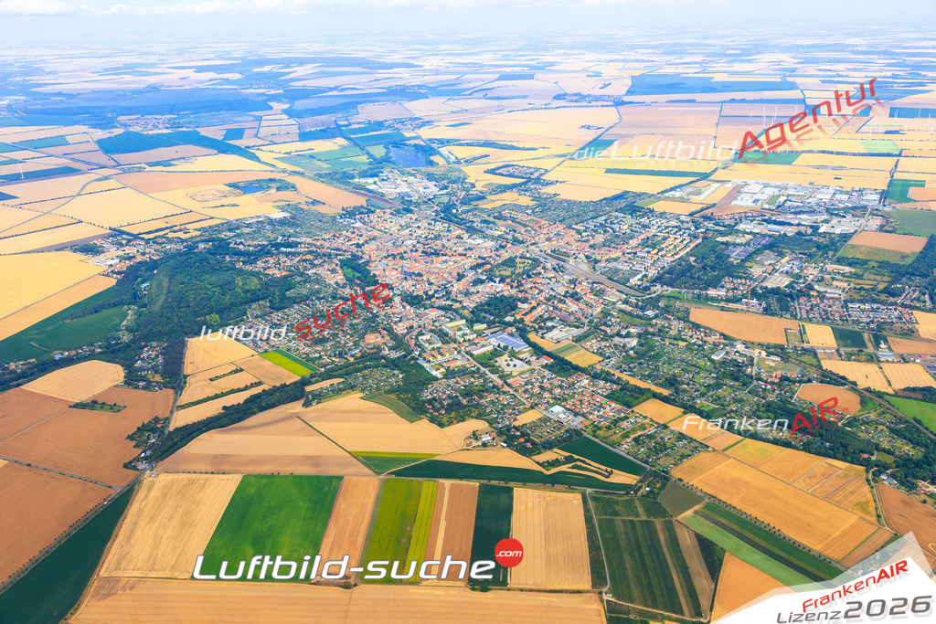 Die Luftaufnahme der Stadt Aschersleben wurde vom UL-Flugzeug heraus erstellt ( keine Drohne )- hohe Auflösung für beste Qualität
