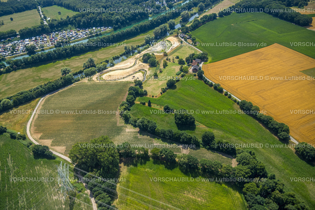Schermbeck220703809 | Luftbild, Projekt Lebendige Lippe, Renaturierung des Mündungsbereichs, der Schermbecker Mühlenbach mit Sohlgleiten genannte Fischtreppen fließt in Schleifen in den Fluss Lippe, Wesel-Datteln-Kanal, Gietlingsweg, Rhein-Bricht, Schermbeck, Ruhrgebiet, Nordrhein-Westfalen, Deutschland