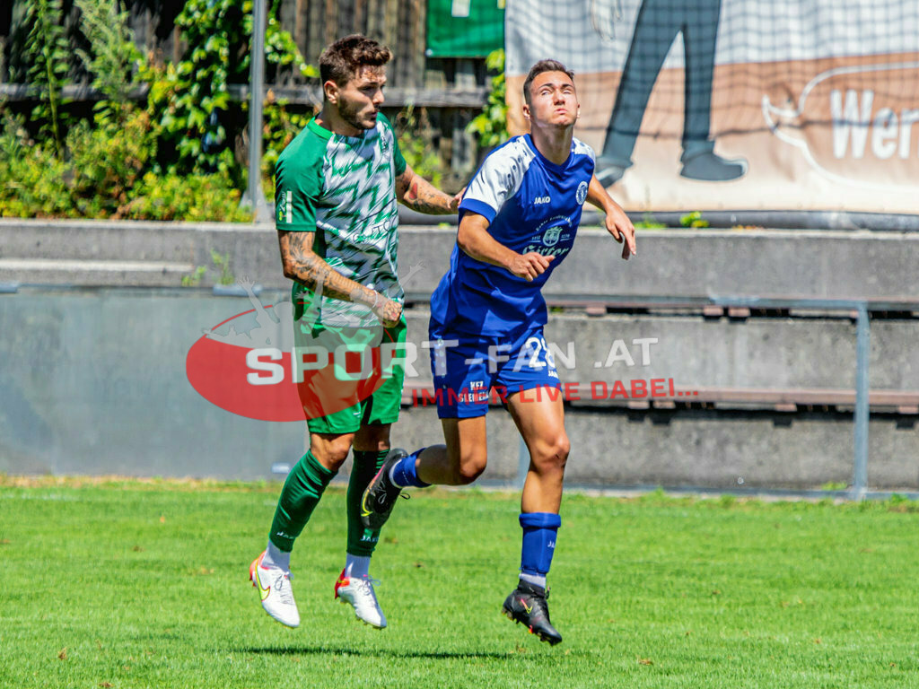 ASV Klagenfurt - Donau Klagenfurt | Amer Krcic (SV Donau Klagenfurt #5) Giuliano Popodi (ASV Klagenfurt #28) ; ASV Klagenfurt - Donau Klagenfurt am 31.07.2022 in Klagenfurt
(ASV Platz Annabichl), AUSTRIA, (Photo by Ernst Krawagner sport-fan.at) - Realisiert mit Pictrs.com