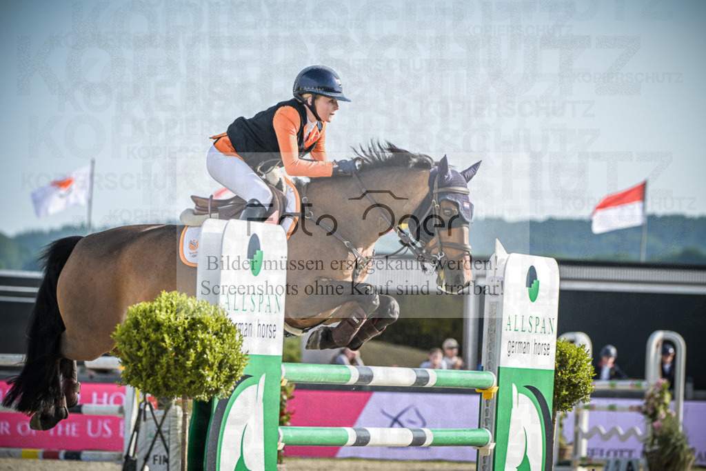 DOS_8990 | Entdecke hochwertige Reitturnierfotos von Foto Oger. Professionell, emotional und authentisch – jetzt Lieblingsmomente im Shop bestellen.Deutschlandweite Turnierfotografie. - Realisiert mit Pictrs.com