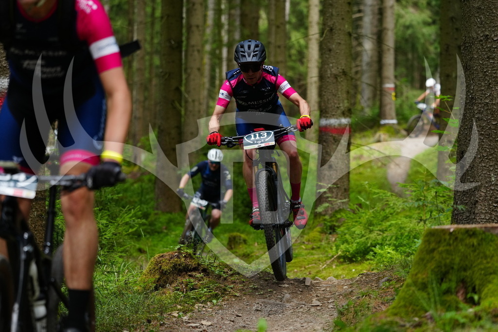 FC100193 | Fotogalerie der Treibjagd im Dunkelwald - Dein MTB Etappenrennen im Erzgebirge - Realisiert mit Pictrs.com