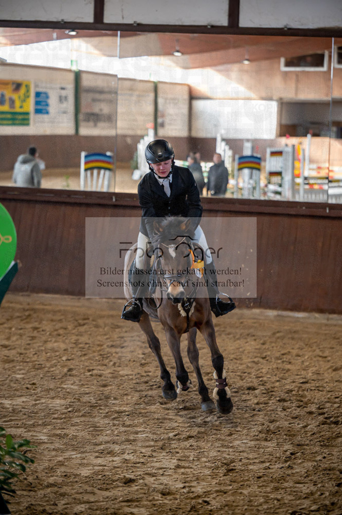 Hallenreittunier Voxtrup 2023 | Entdecke hochwertige Reitturnierfotos von Foto Oger. Professionell, emotional und authentisch – jetzt Lieblingsmomente im Shop bestellen.Deutschlandweite Turnierfotografie. - Realisiert mit Pictrs.com