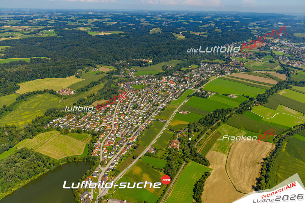 Das Luftbild zeigt :  Winhöring - Die Luftaufnahme wurde 2024 vom UL-Flugzeug aus erstellt ( keine Drohne ) - Hochauflösende Luftaufnahme - Für grossformatige Ausdrucke geeignet. Die Geschenkidee !Mit Lizenz und Bildrechte bestellbar
