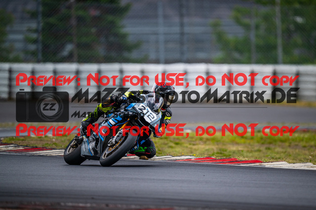 MaZZes_FotoMatrix_230719_1835-2 | WEISS