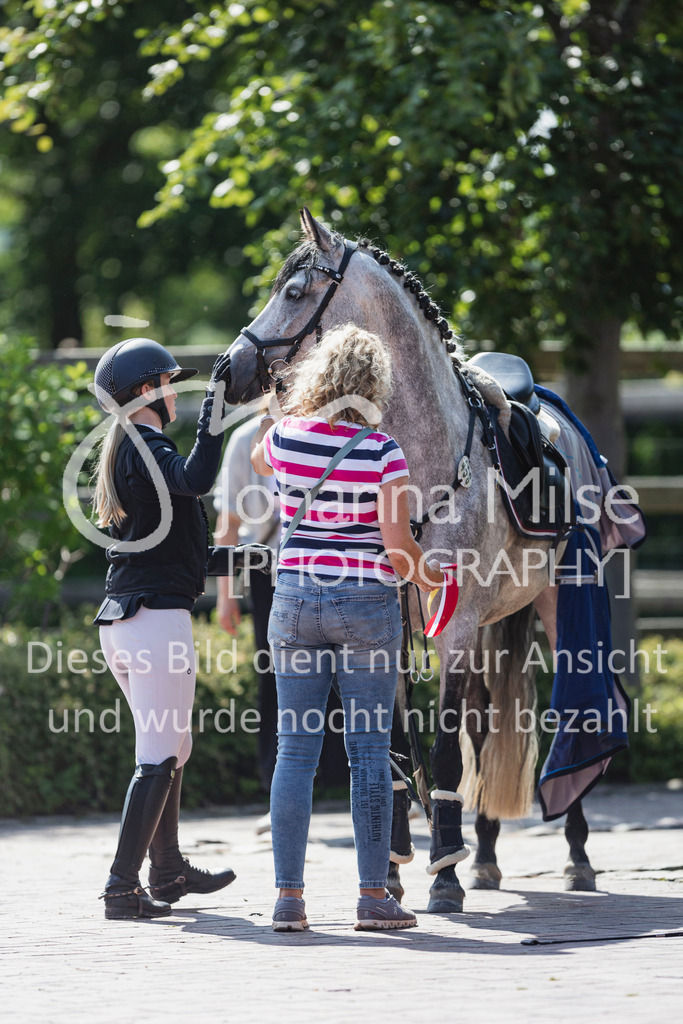 250621_Lemwerder_QualiBuChaPonys5j-136 | Deine schönsten Turniermomente als professionelle Fotos! Entdecke hochwertige Pferdesport-Fotografie im Online-Shop. Jetzt Fotos finden & bestellen!