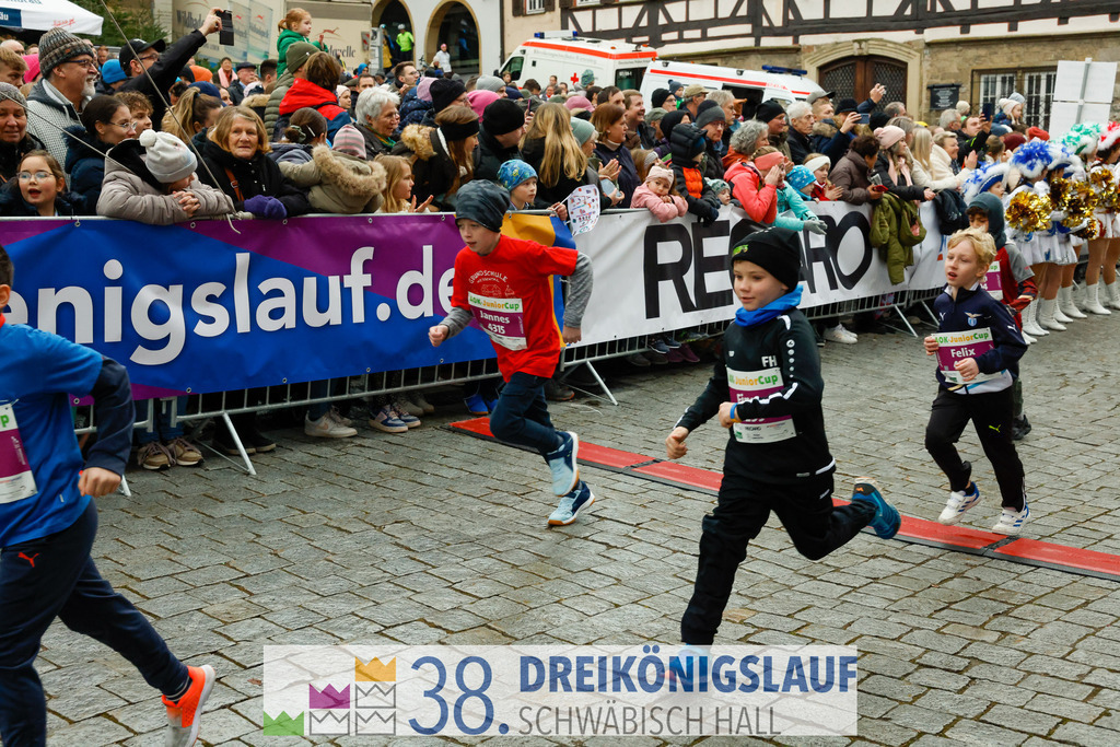400m AOK Junior Cup | 3 Koenigslauf 2024 400m AOK Junior Cup - Realisiert mit Pictrs.com