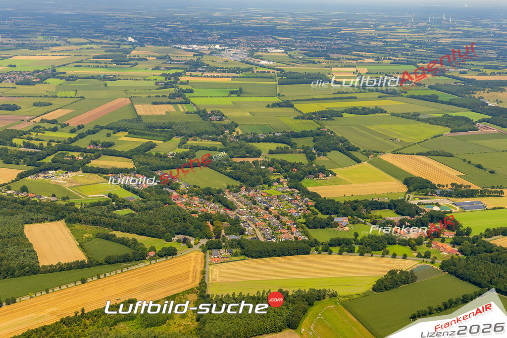 Luftaufnahme Varrelbusch Garrel - Die Luftaufnahme wurde 2025 vom UL-Flugzeug heraus erstellt ( ohne Drohne ) - Hochauflösende Luftaufnahme - für professionelle Ausdrucke geeignet. Die Geschenkidee !Mit Lizenz und Bildrechte bestellbar