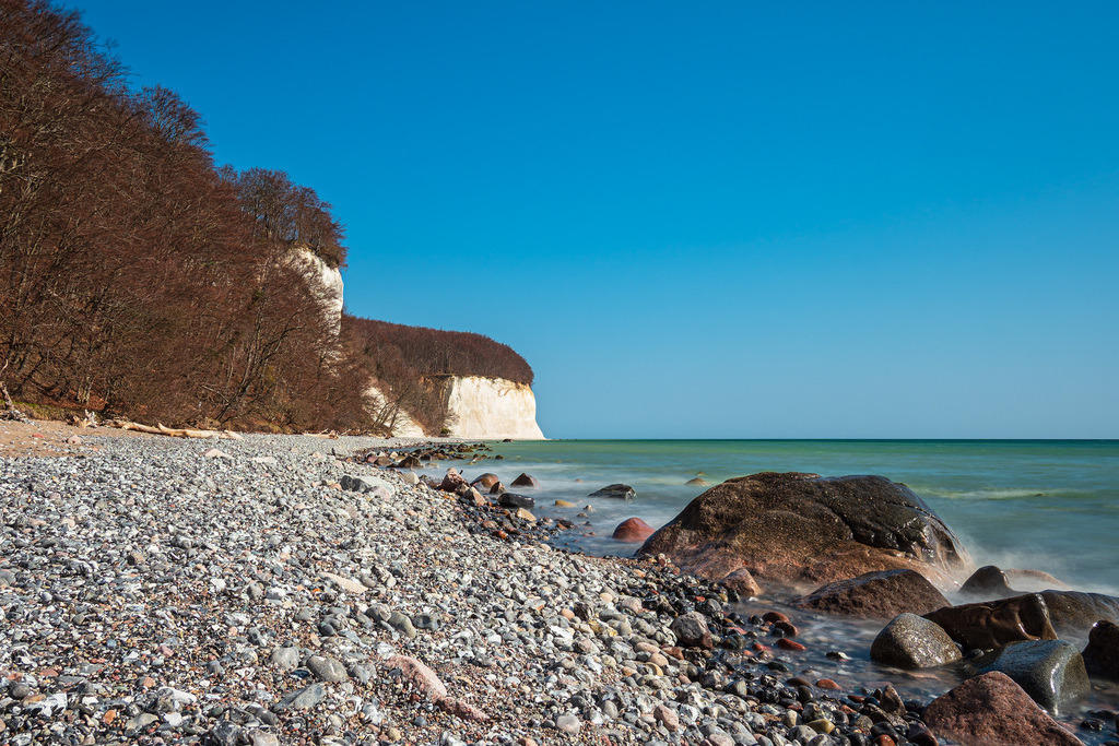 Kreidefelsen an der Küste der Ostsee auf der Insel Rügen | Kreidefelsen an der Küste der Ostsee auf der Insel Rügen.