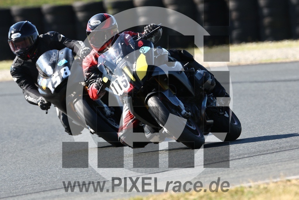 0158-20240513_00574 | Schöne Erinnerungen an spannende Momente - das festzuhalten ist unser Job. PIXELrace.de ist seit 2003 auf den Rennstrecken Europas unterwegs um die Action draußen beim Fahren und die wunderbare Stimmung imm Fahrerlager für euch einzufangen.