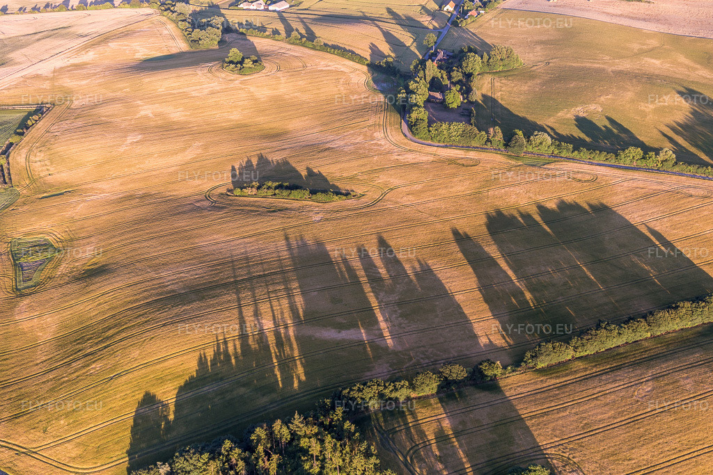 Vue aérienne: Vue de la ville à Borre dans le département Sjaelland, Danemark. Photo: IMG_108630.jpg prise le 04/07/2018 par Werner Riehm/FLY-FOTO.euRésolution de l'original: 5472 x 3648 px