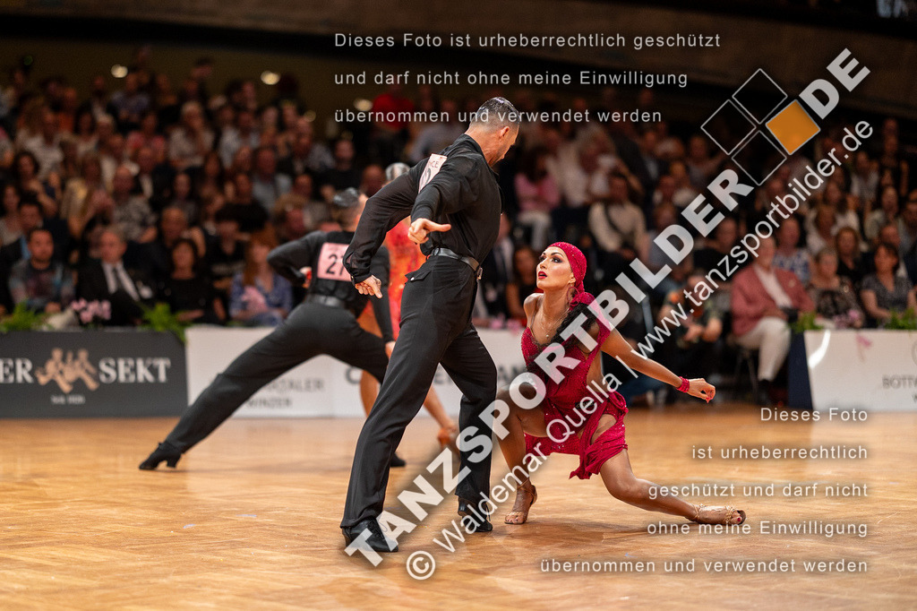 20230812-12891 | Hier finden Sie Tanz Bilder vom Latein und Standard Formationen tanzen. Sportbilder vom Tanzsport. Schöne Fotos und von Weltmeisterschaft, Europameisterschaft, Bundesliga, Regionalliga, Oberliga und Landesliga sowie von GOC Stuttgart, DanceComp, WM Bremen