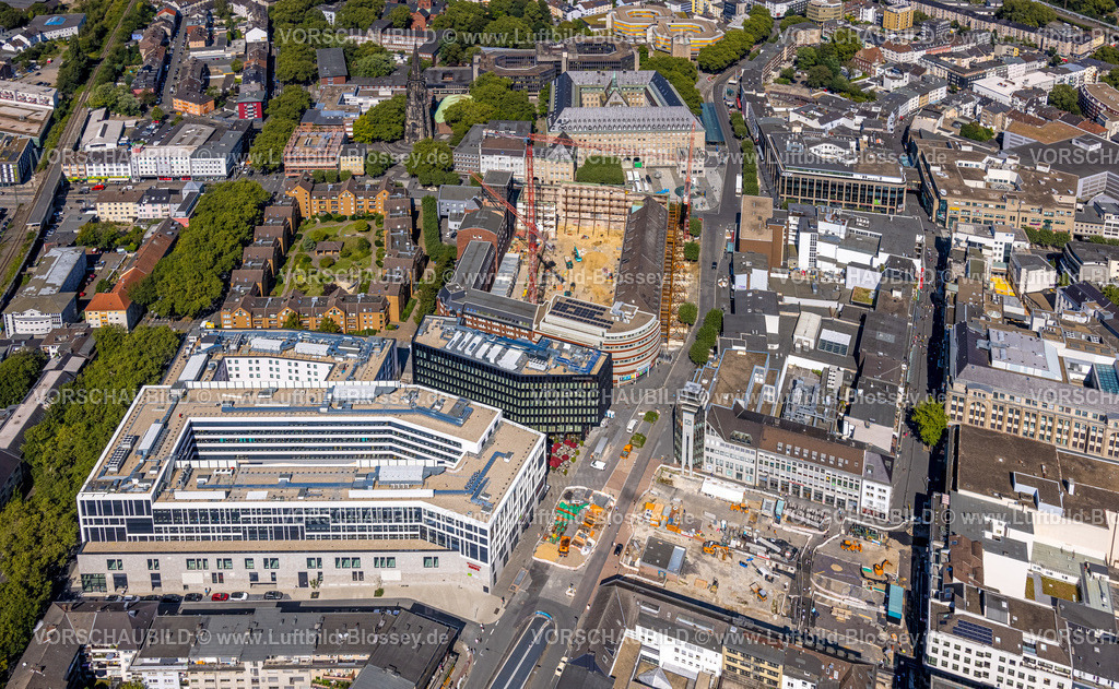 Bochum240816769 | Luftbild, City mit Baustelle Innehof Rathaus-Süd, freistehende Hauswand, Rathaus Bochum, Husemann Karree Viktoriastraße, evang. Christuskirche, Husemannplatz Baustelle, Gleisdreieck, Bochum, Ruhrgebiet, Nordrhein-Westfalen, Deutschland