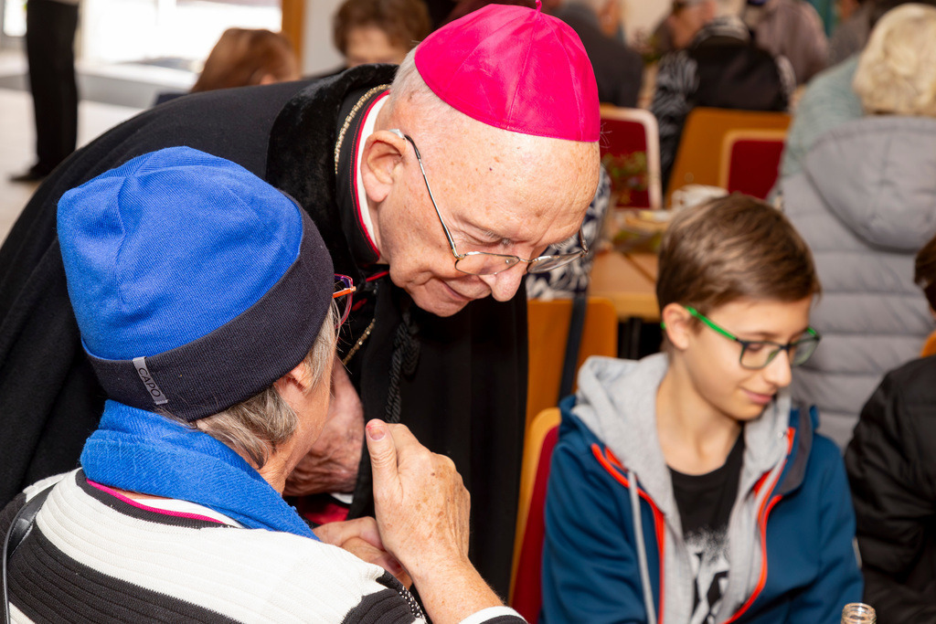 Festmesse-111 | Fotodoku der Festmesse anläßlich der Seligsprechung von Maria Theresia LEDOCHOWSKA 1975, zelebriert von Altbischof DDr. Klaus Küng und Pfarrer Mag. Zenon PAJAK in der Pfarrkirche Loosdorf. 