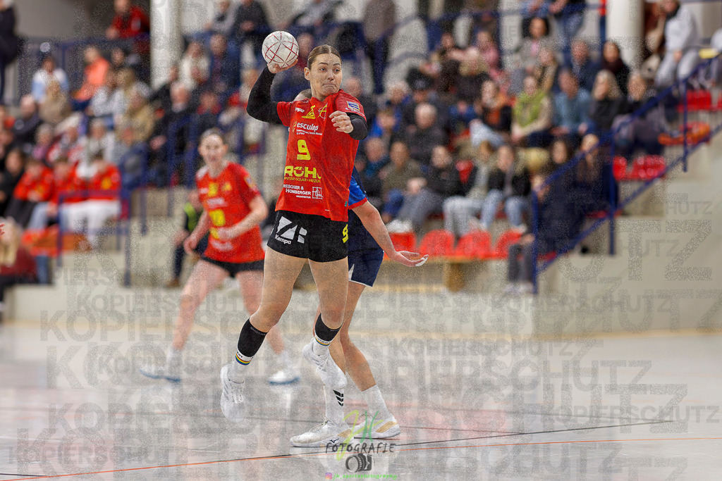 Frauen Regionalliga (HHV); HSG Wettenberg - TV Hüttenberg | Frauen Regionalliga (HHV); HSG Wettenberg - TV Hüttenberg am 06.12.2025 in Launsbach (Wettenberg) (Halle GS Launsbach (Wettenberg))Photo © 2025 - Jörg Heinrich - Realisiert mit Pictrs.com