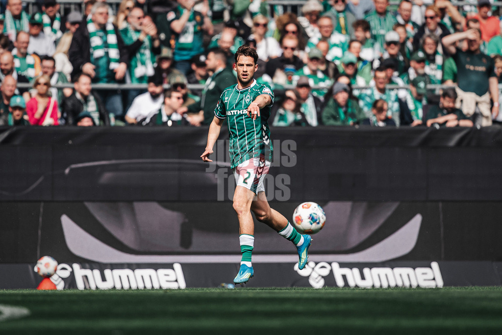 Fußball | Männer | Saison 2025/2026 | 1. Fußball-Bundesliga | 30. Spieltag | SV Werder Bremen vs. Hamburger SV | 18.04.2026 | Olivier Deman (#02, SV Werder Bremen)