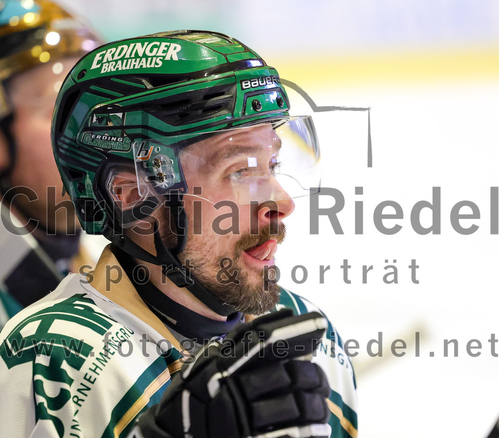 2026-01-30_076_TSV_Erding_gegen_EHF_Passau_Black_Hawks | Erding, Deutschland, 30.01.2026:Eishockey, Oberliga Süd 2025 / 2026, 42. Spieltag, TSV Erding gegen EHF Passau Black Hawks, Endergebnis: 2:6Philipp Michl (Erding Gladiators, #77)Foto: Christian Riedel / fotografie-riedel.net