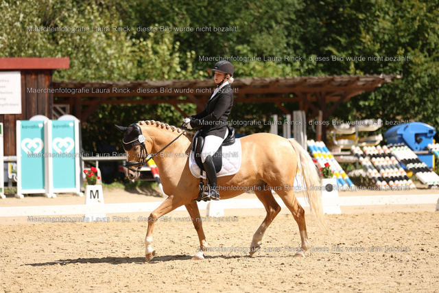 HG9A2597 | laurarinckfotografie - Realisiert mit Pictrs.com