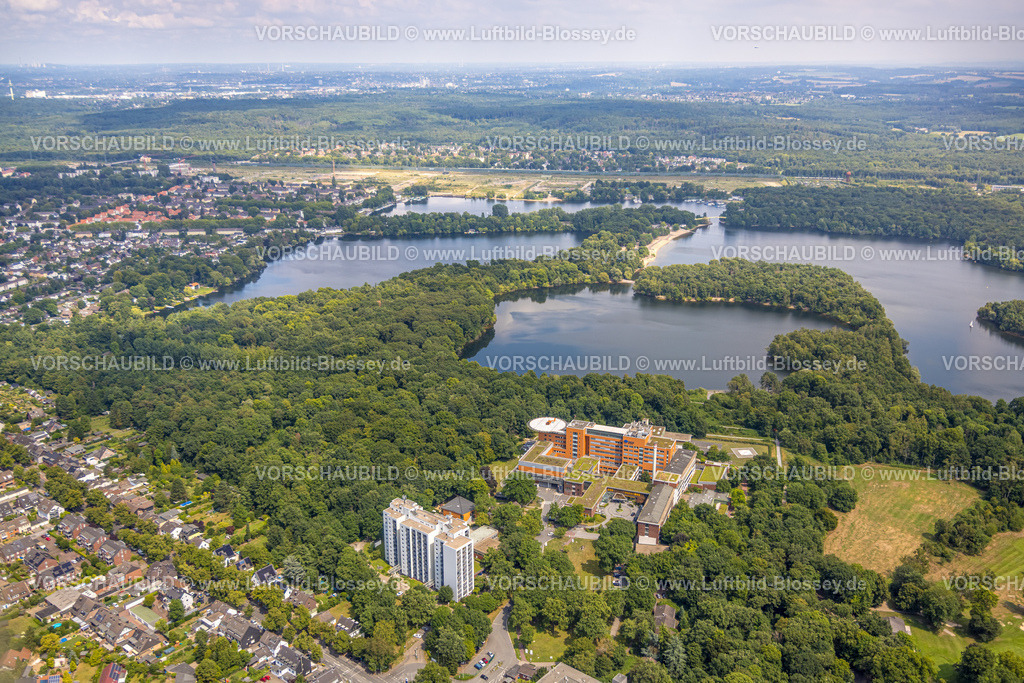 Duisburg250703921Sued | Luftbild, BG Klinikum Duisburg, BMI Luftrettungsstation, Hubschrauberlandeplatz und Rettungshubschrauber, an der Sechs-Seen-Platte, Buchholz, Duisburg, Ruhrgebiet, Nordrhein-Westfalen, Deutschland