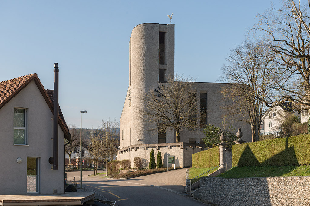 Kirche | in Bubendorf, Baselland, Schweiz. - Realisiert mit Pictrs.com