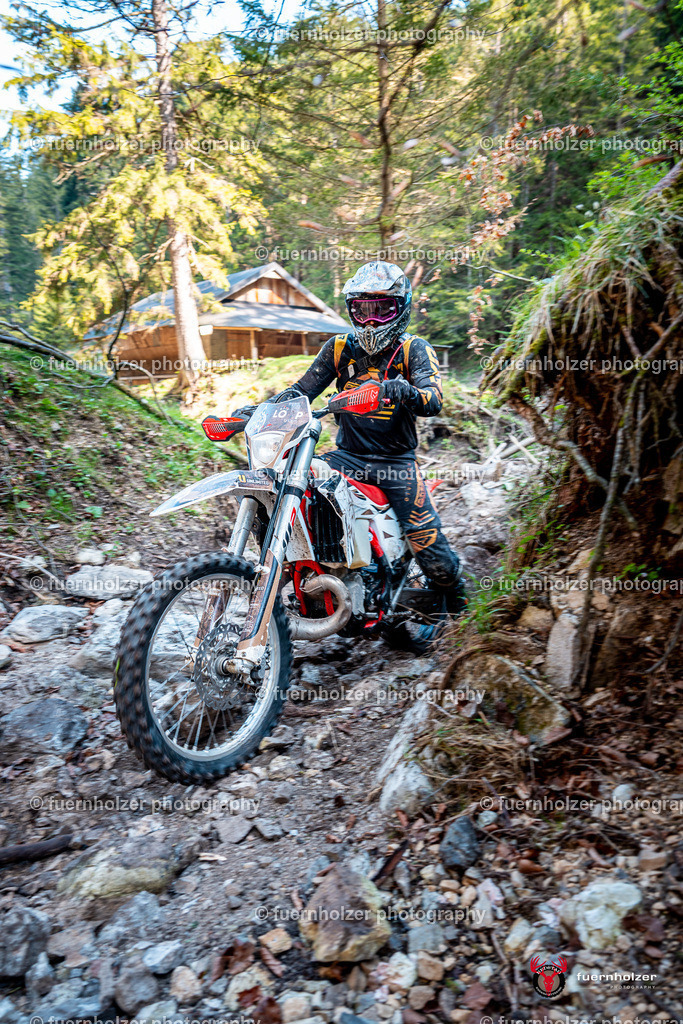 fuernholzer_250501-C1-255 | Fotografische Impressionen von der Red Stag Enduro Extreme by fuernholzer-photography.com. Endurosport in Österreich fotografisch festgehalten von fuernholzer. Auftragsfotografie für Private, Gewerbefotos und Industriefotografie. Eventfotografie, Sportfotografie und Motorsportfotografie. Anbieter von Fotoworkshops, Fototraining, fotografischen Vorträgen und Fotoseminaren.
