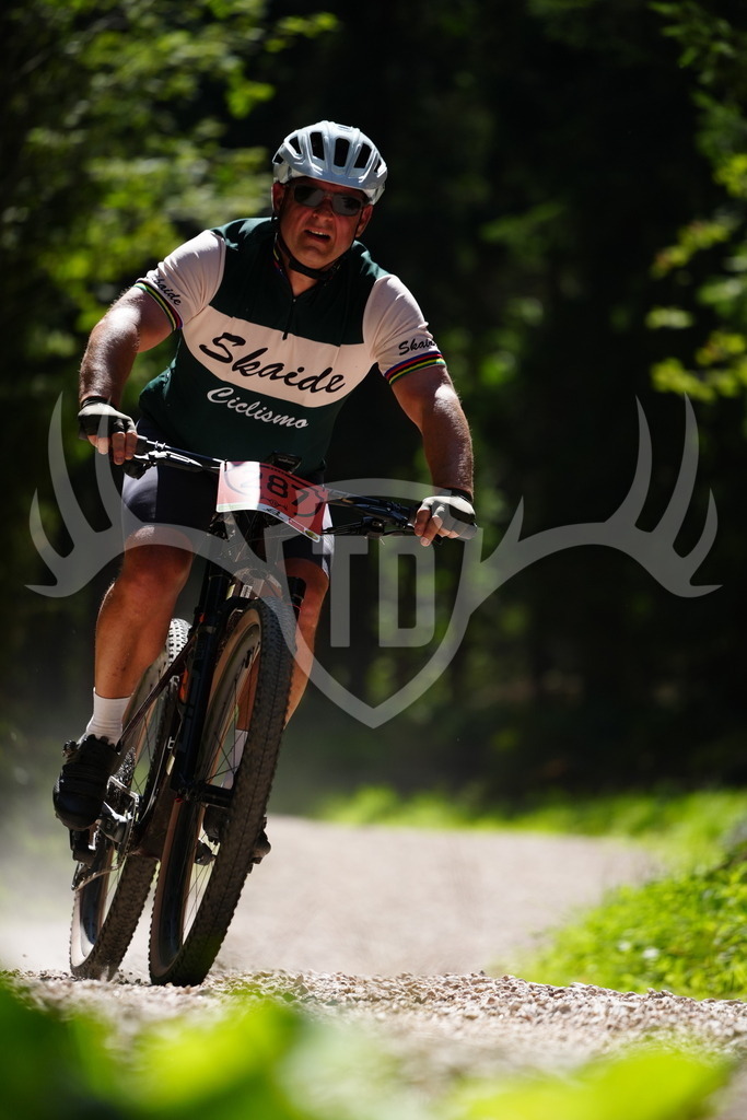 FC102332 | Fotogalerie der Treibjagd im Dunkelwald - Dein MTB Etappenrennen im Erzgebirge - Realisiert mit Pictrs.com