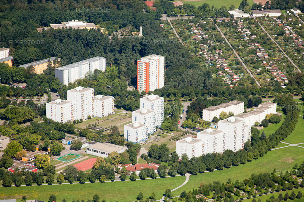 Luftbild: Bonhoefferstr im Ortsteil Oberreut in Karlsruhe im Bundesland Baden-Württemberg in Deutschland. Foto: IMG_31944.jpg vom 20.08.2010 durch Werner Riehm/FLY-FOTO.de