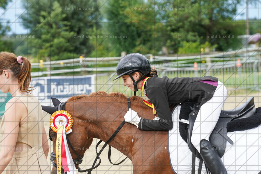 20240630-FAH02583 | Turnierbilder Schwabmünchen, Dressurbilder, Springreitturnier, Reitsportbilder, Turnierfotografen Bayern, Turnierfotograf