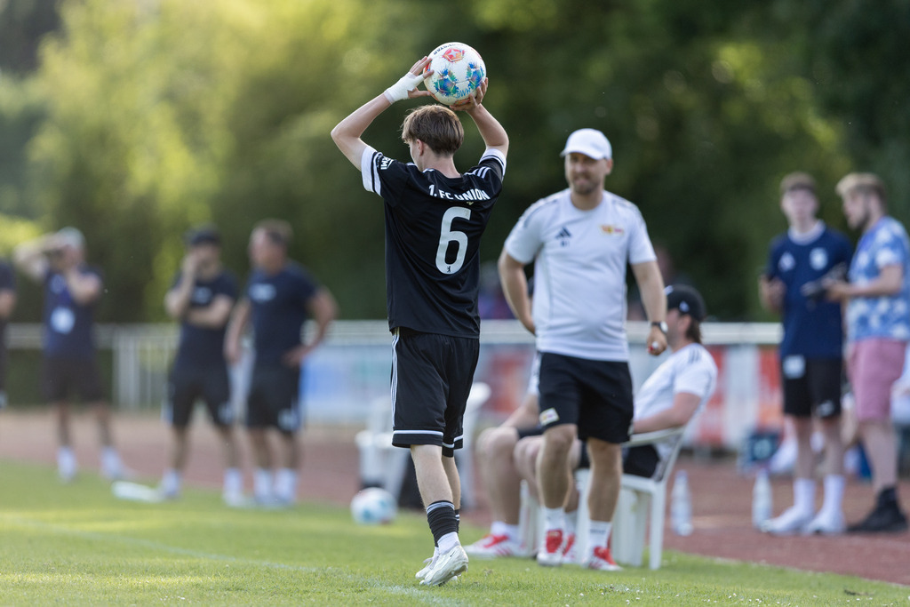 Fußball I Männer I 40. Pfingscup Hollage I 13270 | realhellocedii - Realisiert mit Pictrs.com
