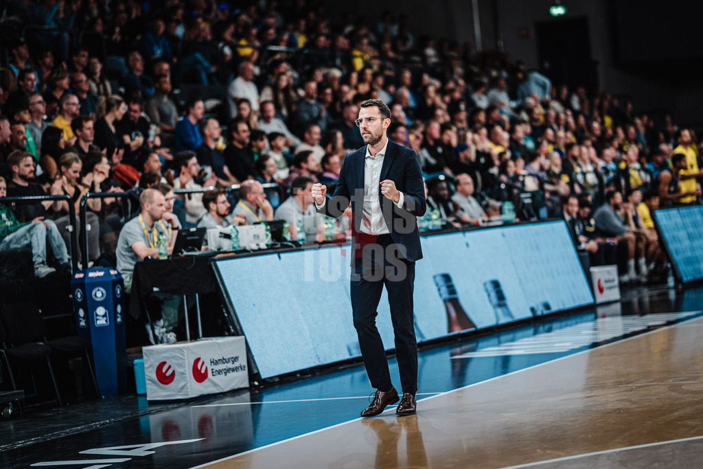 Basketball | Männer | Saison 2024/2025 | easyCredit Basketball Bundesliga | 4. Spieltag | Veolia Towers Hamburg vs. EWE Baskets Oldenburg | 06.10.2024 | Headcoach Benka Barloschky (Hamburg Towers)