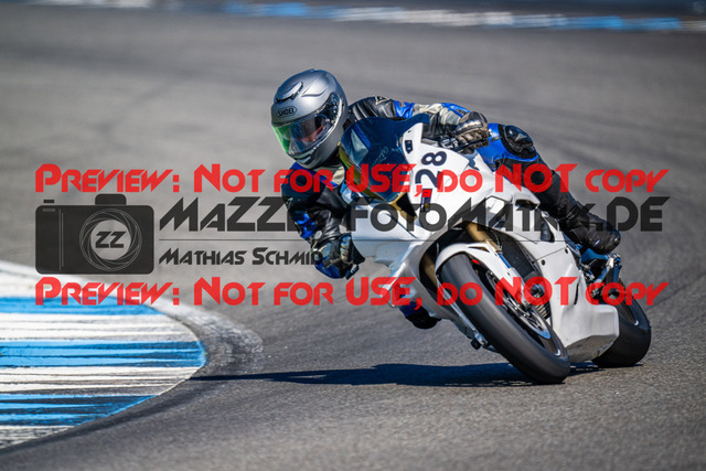 MaZZes_FotoMatrix_240520_6007705_7741 | ROT