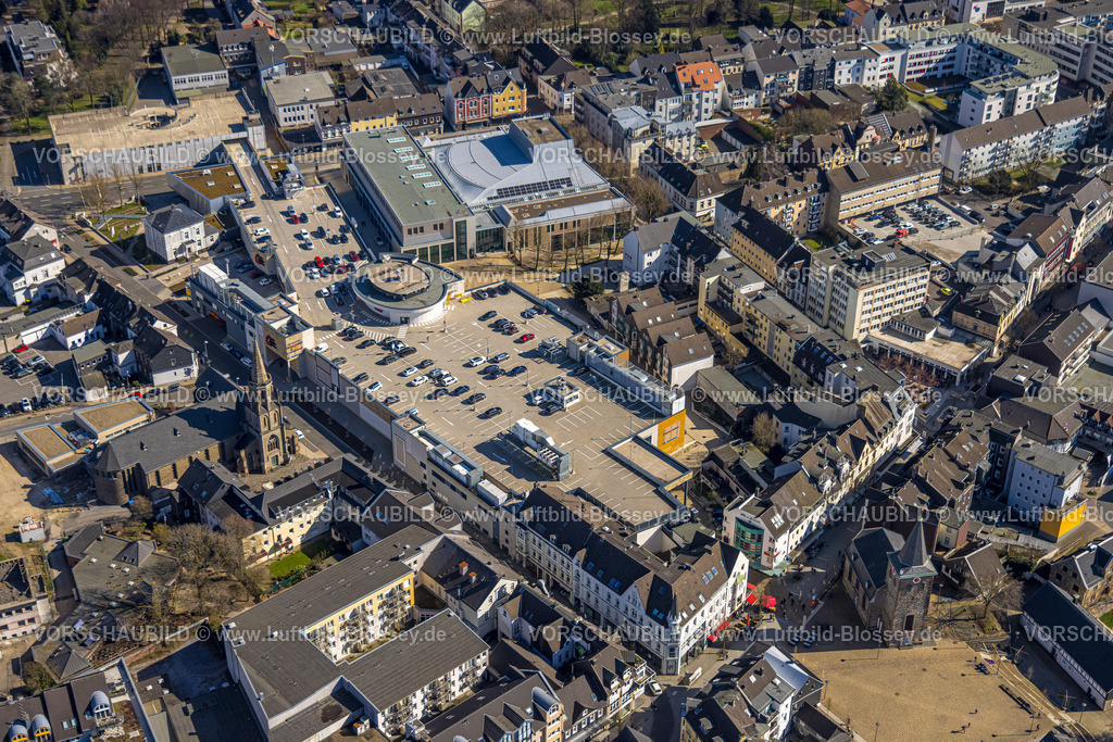 Velbert240301604 | Luftbild, StadtGalerie Velbert Einkaufszentrum mit Parkdeck, Forum Velbert Veranstaltungsstätte, kath. Kirche St. Marien, Velbert, Ruhrgebiet, Nordrhein-Westfalen, Deutschland