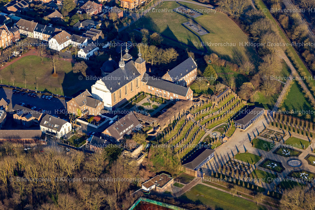 Luftbilder Kamp-Lintfort-7552 | Luftbild Gebäudekomplex des Klosters in Kamp-Lintfort - Realisiert mit Pictrs.com