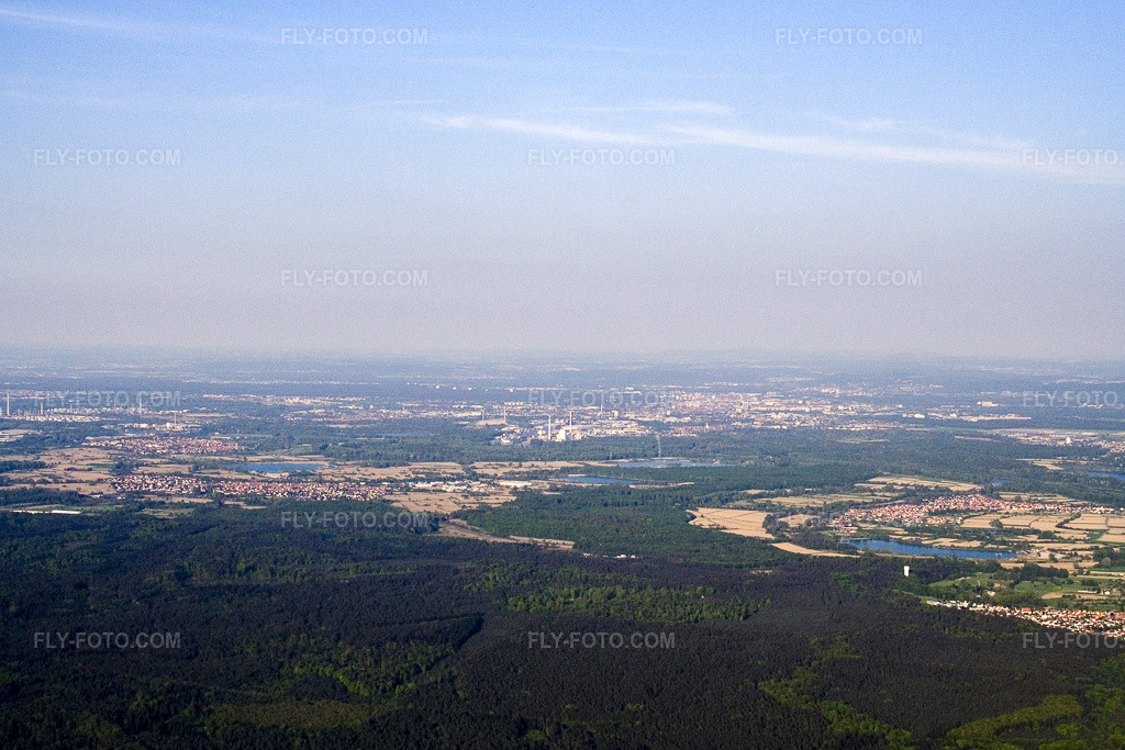 Aerial view: View of the town in Scheibenhard in the state Bas-Rhin, France. – Photo: IMG_10591.jpg taken on 05/04/2008 by Werner Riehm/FLY-FOTO.com – Resolution of the original: 3321 x 2214 px