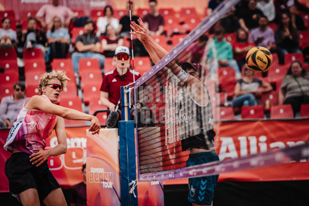 Beachvolleyball | Männer | Allianz German Beach Tour 2025 | Tourstop München | 10.07.2025 | Tamo Wüst beim Angriff