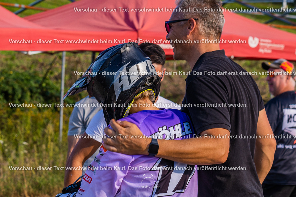 09_20_LM_Schenkenhorst-0035 | Sportfotografin aus Berlin-Brandenburg mit Fokus auf Motocross. Ich halte deine sportliche Leistung und echte Emotionen auf und neben der Strecke professionell fest. Entdecke die Fotos von deinem Rennen und bestelle sie direkt hier im Shop.
