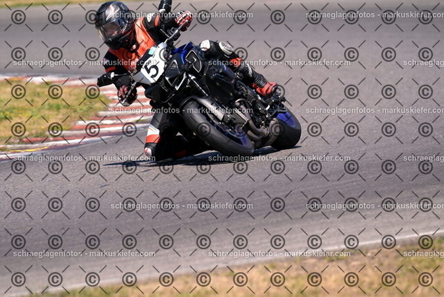 26bt04-1383 | markuskiefer.com - Realisiert mit Pictrs.com