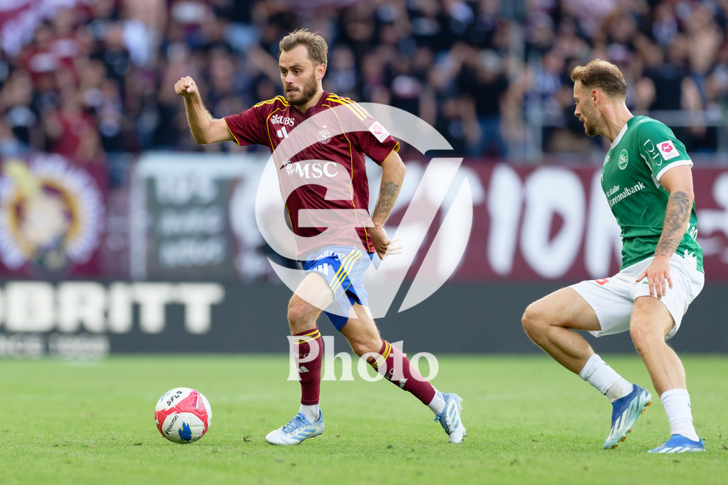 Brack Super League - Servette FC v FC Saint-Gall | Timothe Cognat (8 Servette FC) in action (close up) during the Brack Super League match between Servette FC and FC Saint-Gall at Stade de Geneve in Geneva, Switzerland