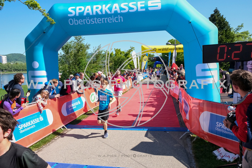 ..... | LINZ,AUSTRIA,27.April 24, Int. 3 Brückenlauf Linz  , Image shows: Photo: WAPICS / Michael ring