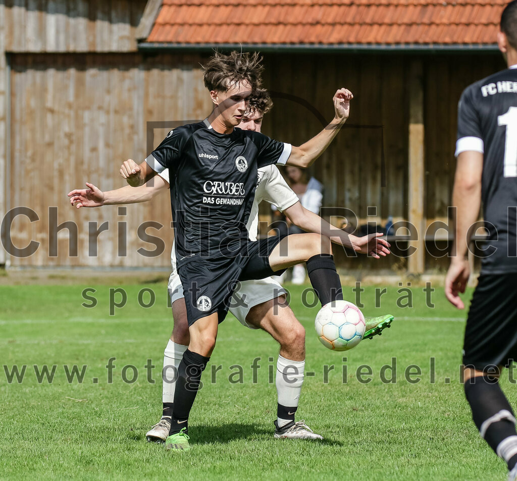 2023-07-02_078_SV_Walpertskirchen_gegen_FC_Herzogstadt | Walpertskirchen, Deutschland, 02.07.2023:
Fußball, Kreisliga 2023 / 2024, Testspiel, SV Walpertskirchen gegen FC Herzogstadt, Endergebnis: 

Emil Schwarz (FC Herzogstadt, #7)

Foto: Christian Riedel / fotografie-riedel.net