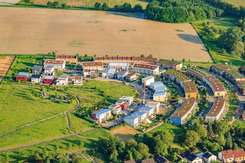 Luftbild: Neubaugebiet für Arenenartige Wohnsiedlung Fünzig Morgen im Ortsteil Hohenwettersbach in Karlsruhe im Bundesland Baden-Württemberg in Deutschland.Foto: IMG_27483.jpg vom 23.05.2010 durch Werner Riehm/FLY-FOTO.deAuflösung des Originals: 4519 x 3013 px