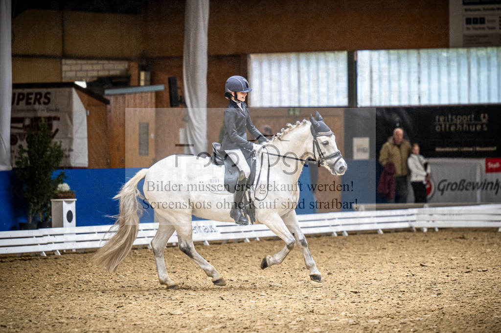 DOS_2217 | Entdecke hochwertige Reitturnierfotos von Foto Oger. Professionell, emotional und authentisch – jetzt Lieblingsmomente im Shop bestellen.Deutschlandweite Turnierfotografie. - Realisiert mit Pictrs.com