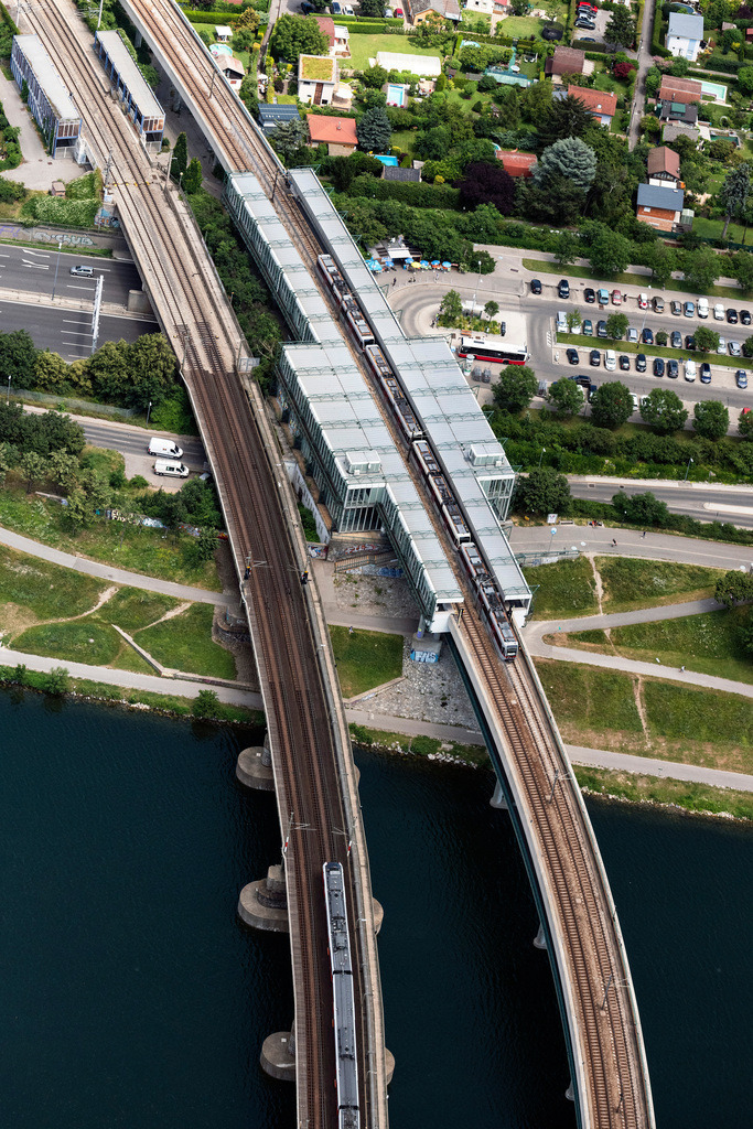 dr__0025053.jpg | WIEN 24.06.2019 Bahnhofsgebäude und Gleisanlagen des U-Bahnhofes Neue Donau in Wien in Österreich. // Station building and track systems of Metro subway station Neue Donau in Vienna in Austria. Foto: Daniel Reiter