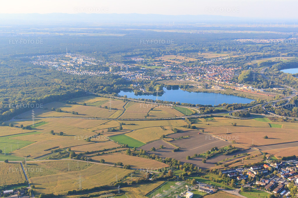 Luftbild: Stadtansicht hinterm Schauffele See in Wörth am Rhein im Bundesland Rheinland-Pfalz in Deutschland. Foto: IMG_45333.jpg vom 21.09.2011 durch Werner Riehm/FLY-FOTO.de