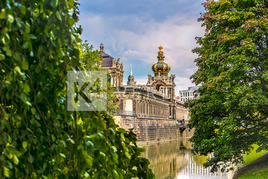 Zwinger-Kronentor_FOCO4868 | Die Zwingeranlage mit dem berühmten Kronentor. - Realisiert mit Pictrs.com