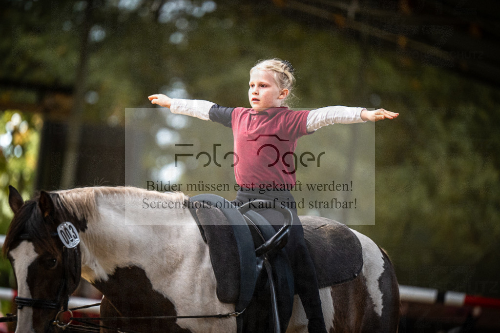 DOS_0163 | Entdecke hochwertige Reitturnierfotos von Foto Oger. Professionell, emotional und authentisch – jetzt Lieblingsmomente im Shop bestellen.Deutschlandweite Turnierfotografie. - Realisiert mit Pictrs.com