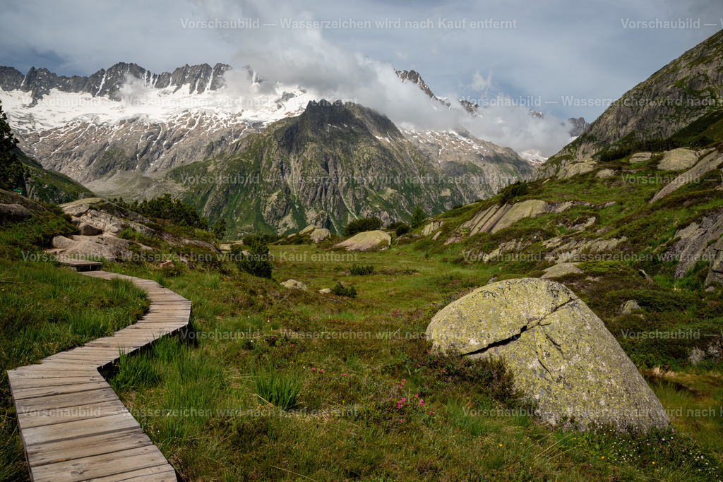 Wanderweg im Hochmoor | beim Dammastock, Schweiz - Realisiert mit Pictrs.com