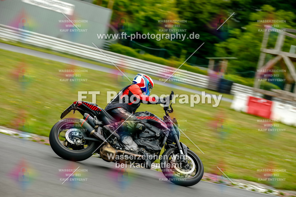 VBK-5065 | Hier findet Ihr Bilder von Touristenfahrten auf der Nürburgring Nordschleife oder von anderen Veranstaltungen die ich besucht habe. Viel Spass beim Durch Schauen 