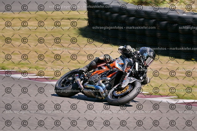 26bt05-0821 | markuskiefer.com - Realisiert mit Pictrs.com