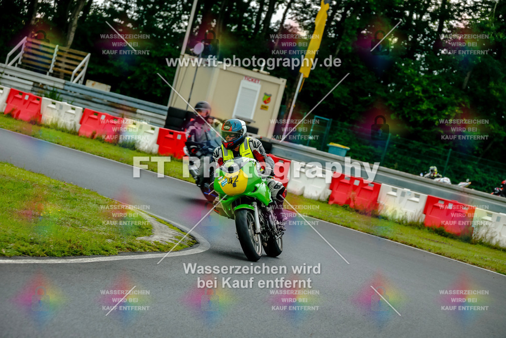 VBK-3729 | Hier findet Ihr Bilder von Touristenfahrten auf der Nürburgring Nordschleife oder von anderen Veranstaltungen die ich besucht habe. Viel Spass beim Durch Schauen 